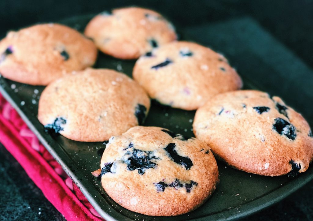 6 Blueberry Muffins in Tin